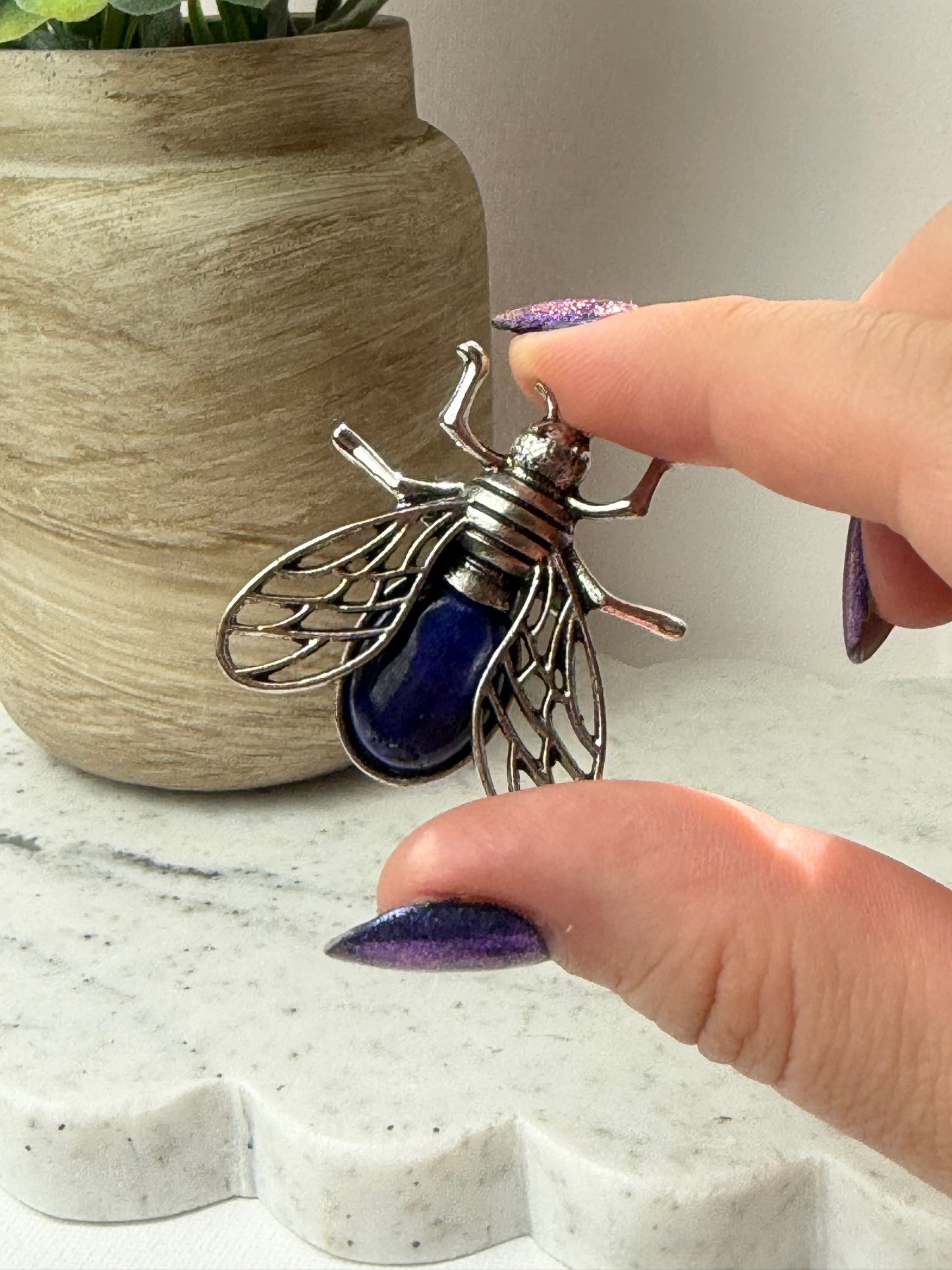 Bee Broach Intuitive Pick