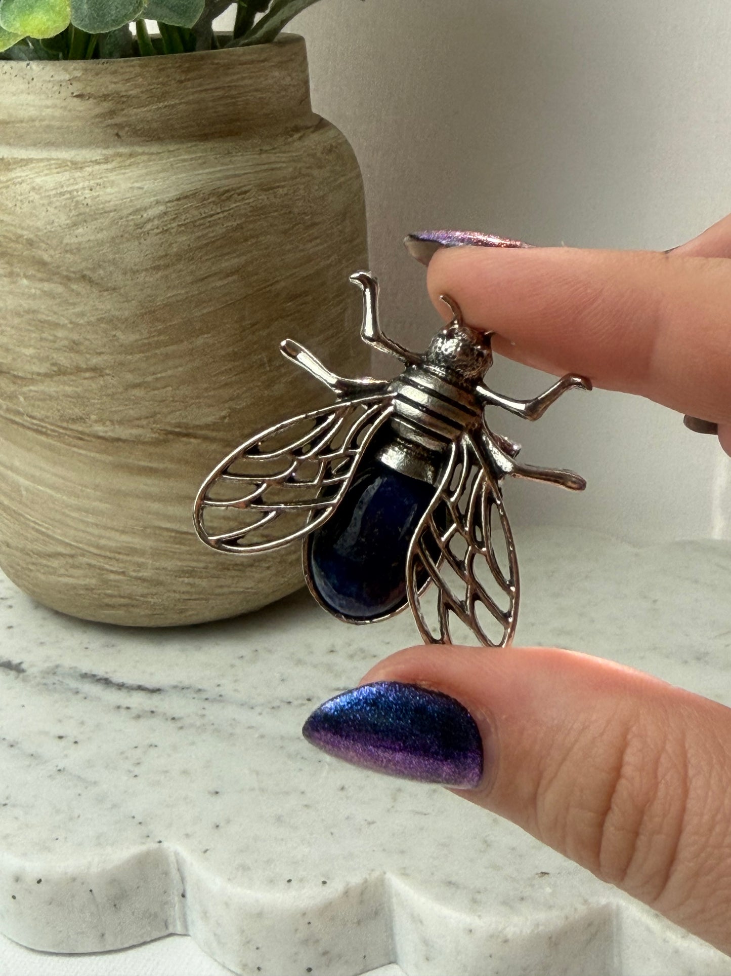 Bee Broach Intuitive Pick